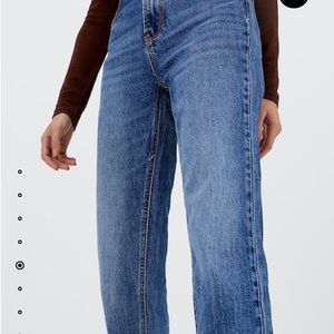 Stradivarius Straight Fit Jeans US Size 4